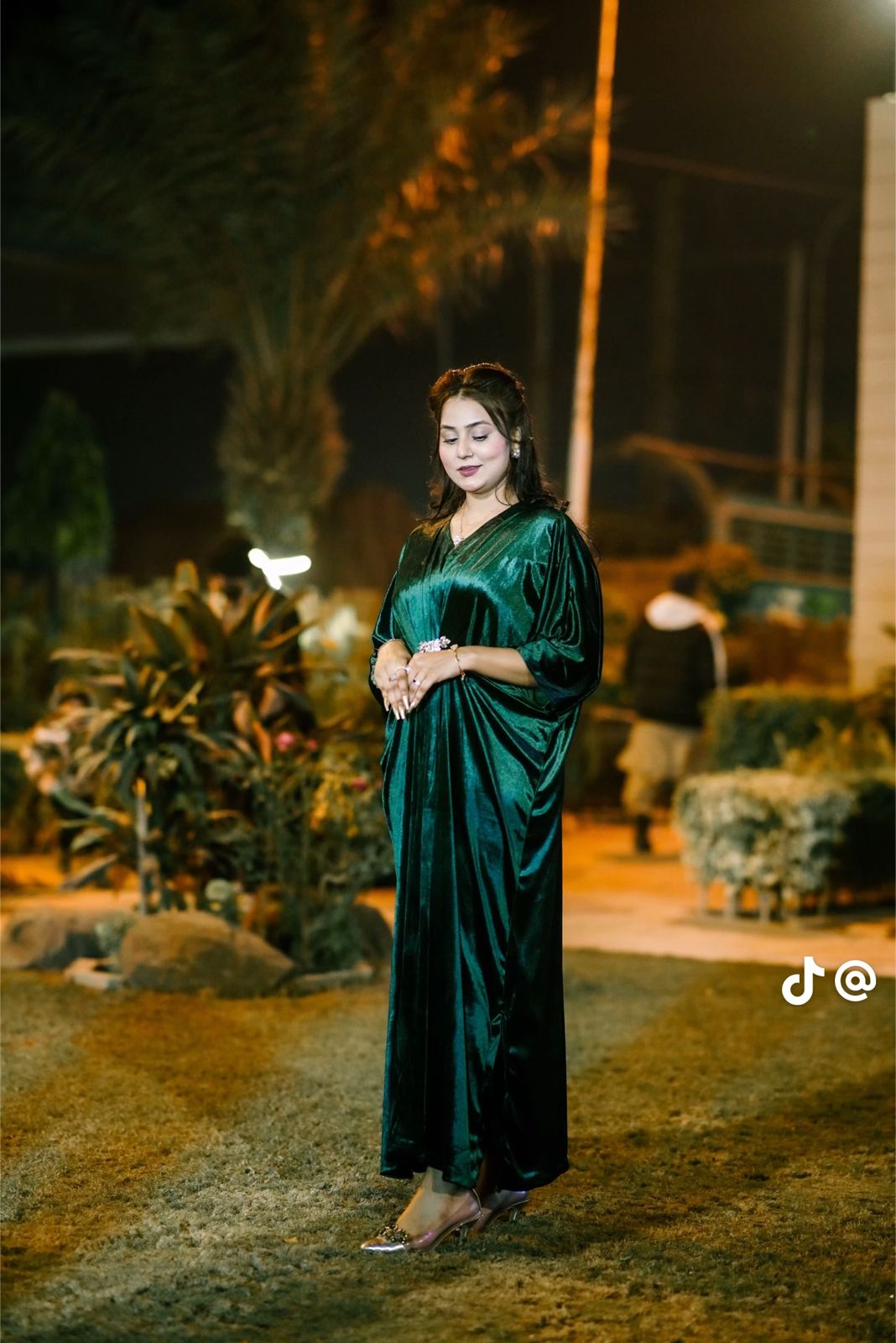 2 Pcs Velvet Women stiched kaftan